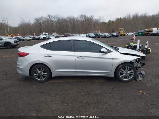 5NPD84LFXJH258869 Hyundai ELANTRA SEL