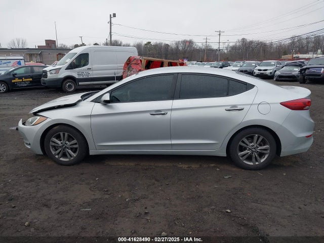 5NPD84LFXJH258869 Hyundai ELANTRA SEL
