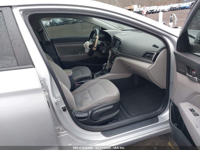 5NPD84LFXJH258869 Hyundai ELANTRA SEL