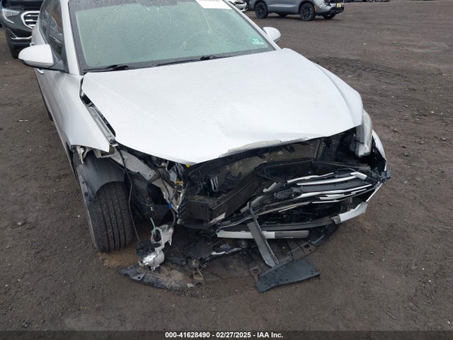 5NPD84LFXJH258869 Hyundai ELANTRA SEL