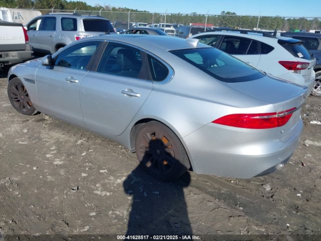 2017 JAGUAR XF SAJBR4BV5HCY33559 Photo 2