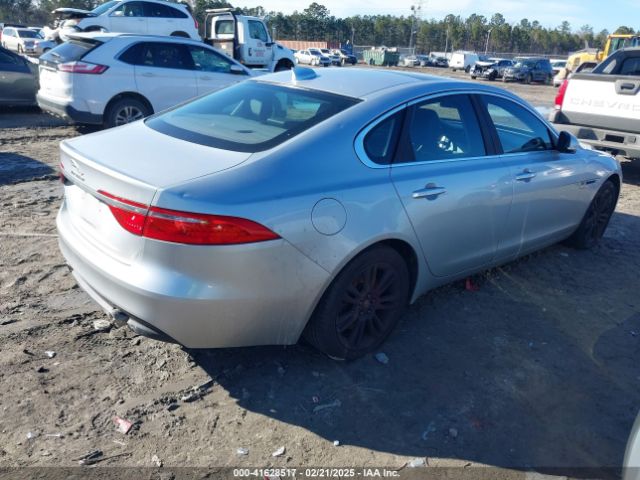 2017 JAGUAR XF SAJBR4BV5HCY33559 Photo 3