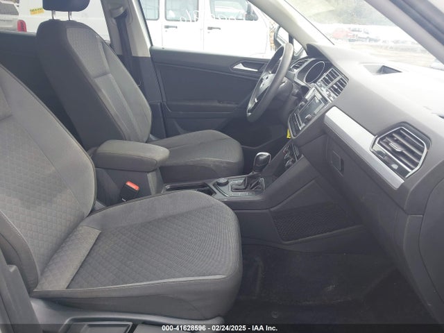 3VV0B7AX5KM053471 Volkswagen Tiguan 2.0t S