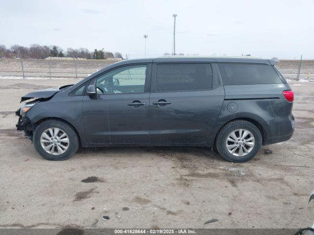 KNDMB5C11J6407692 KIA SEDONA LX