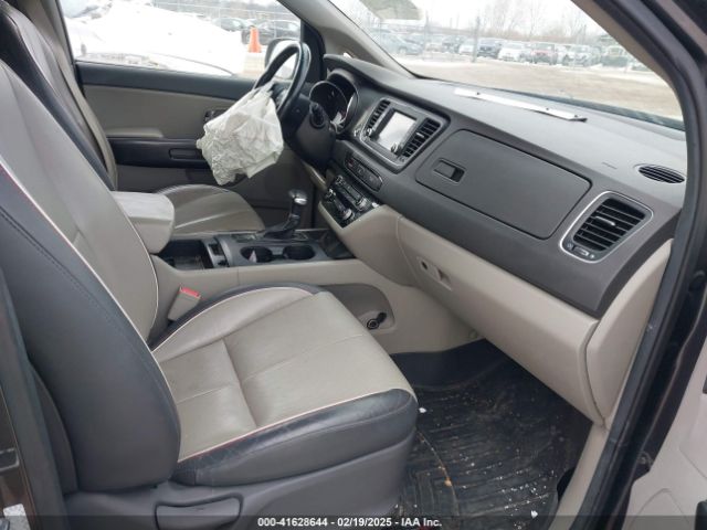 KNDMB5C11J6407692 KIA SEDONA LX