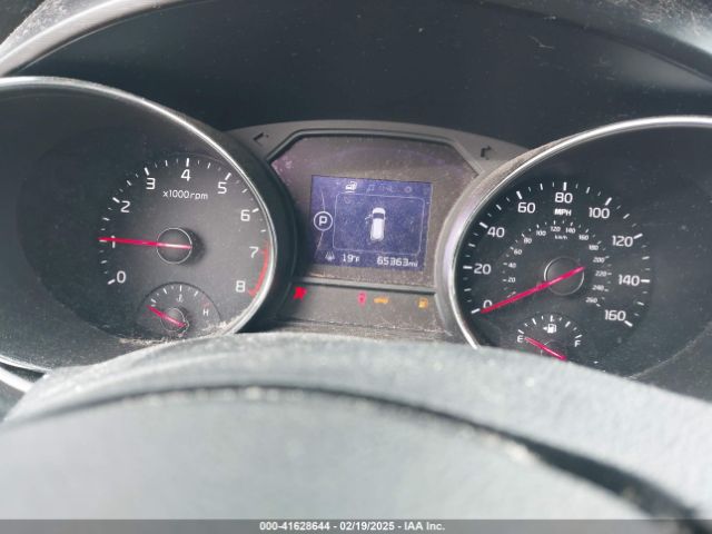 KNDMB5C11J6407692 KIA SEDONA LX
