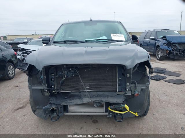 5LMJJ2NT4JEL11640 Lincoln Navigator Premiere