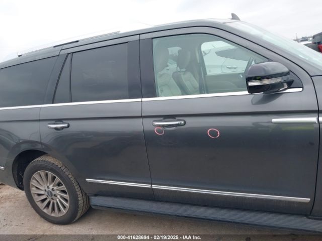 5LMJJ2NT4JEL11640 Lincoln Navigator Premiere
