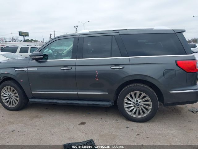 5LMJJ2NT4JEL11640 Lincoln Navigator Premiere