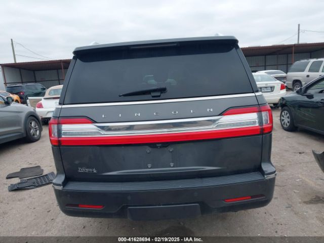 5LMJJ2NT4JEL11640 Lincoln Navigator Premiere