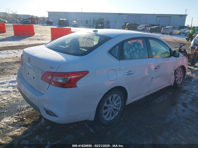 3N1AB7AP8JL627605 Nissan SENTRA SV