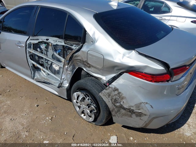 JTDEPMAE6N3014123 Toyota COROLLA LE