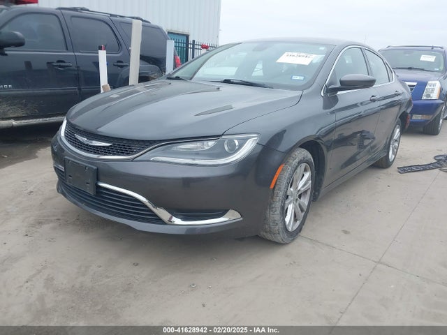 Chrysler 200 Limited 2015 1C3CCCAB5FN693203 Image 2