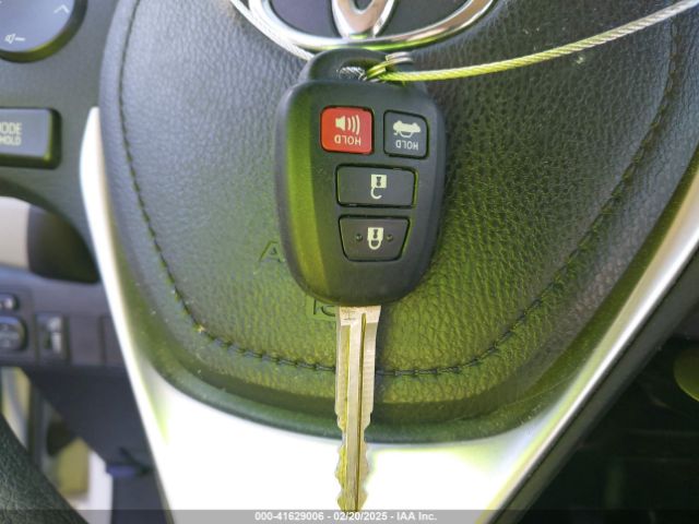 2T1BURHE5KC175774 Toyota COROLLA LE