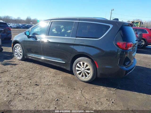 Chrysler Pacifica Touring L 2018 2C4RC1BG2JR114345 Image 3