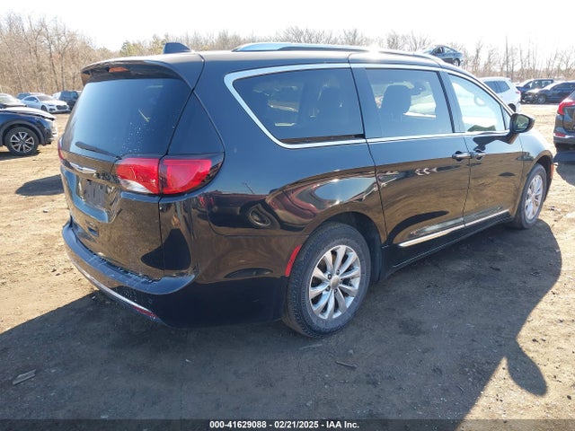 Chrysler Pacifica Touring L 2018 2C4RC1BG2JR114345 Image 4