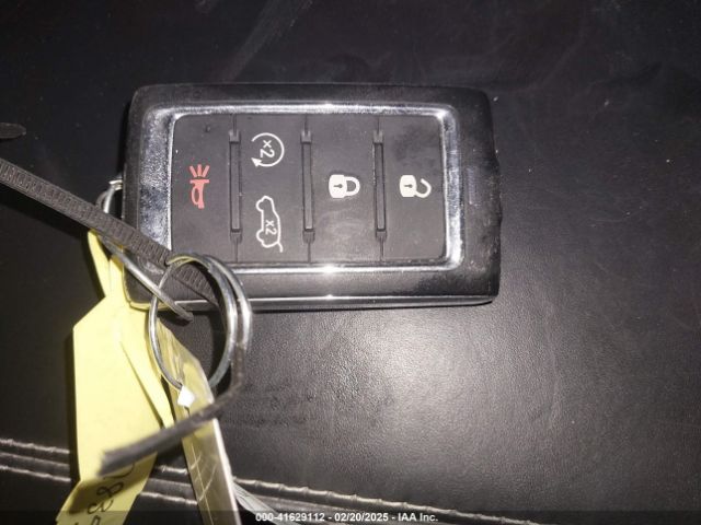 1C4RJHDG2N8633960 Jeep Grand Cherokee Overland 4x4