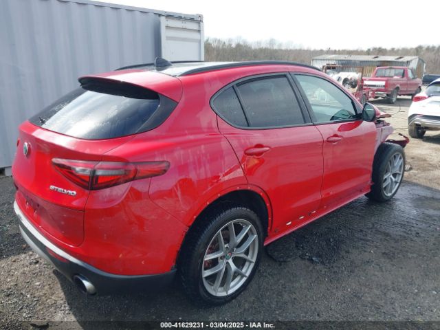 ZASFAKNN1J7B64820 Alfa Romeo Stelvio Ti Sport Awd