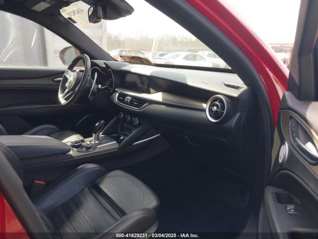 ZASFAKNN1J7B64820 Alfa Romeo Stelvio Ti Sport Awd