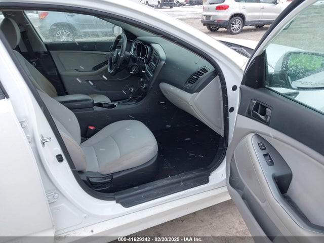 5XXGM4A77FG467123 KIA Optima Lx