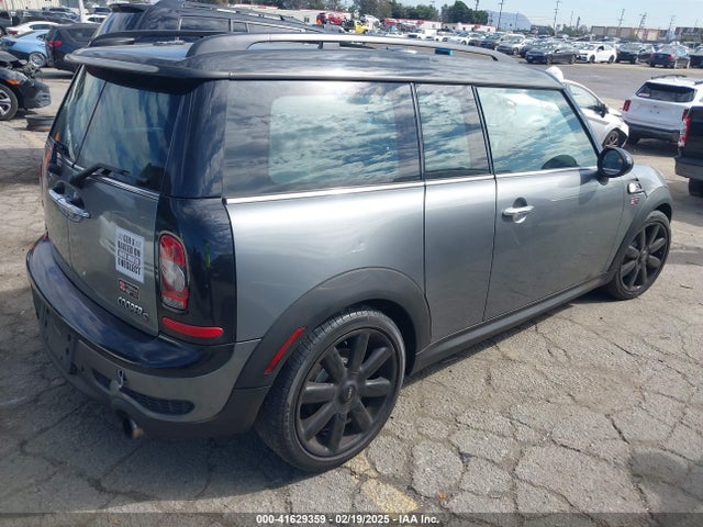 2010 MINI COOPER S CLUBMAN WMWMM3C53ATP93886 Photo 3