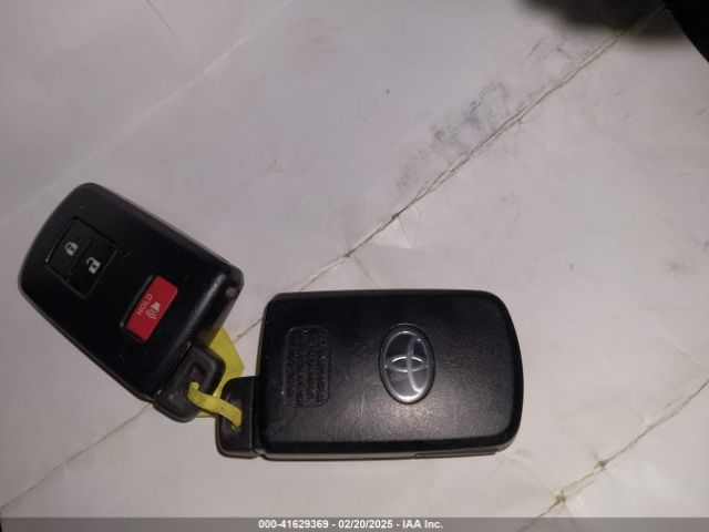 JTMRFREV8JJ208377 Toyota Rav4 Adventure/xle