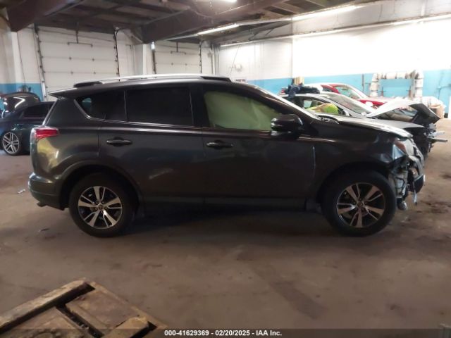 JTMRFREV8JJ208377 Toyota Rav4 Adventure/xle