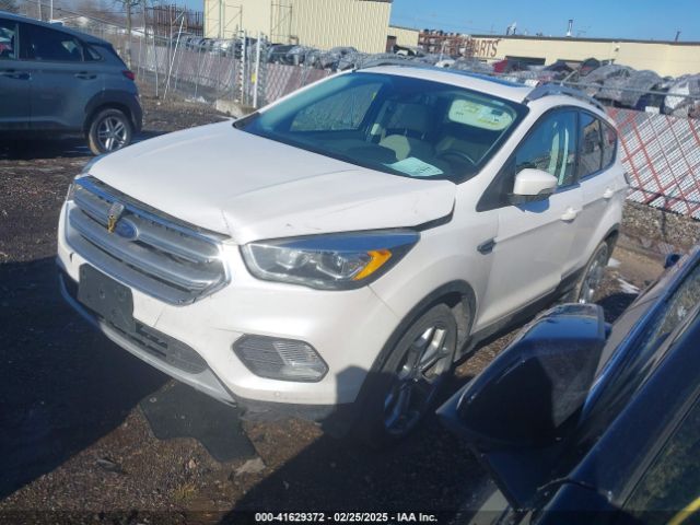 1FMCU9J93HUC45586 Ford Escape Titanium