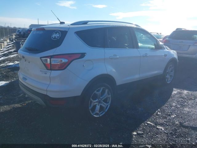 1FMCU9J93HUC45586 Ford Escape Titanium