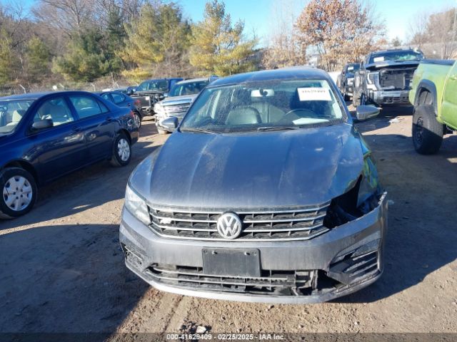 1VWDT7A39HC003612 Volkswagen Passat 1.8t R-line