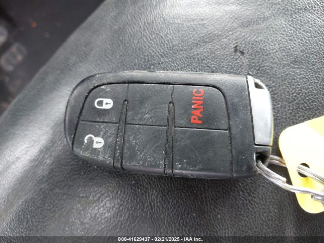 3C4PDCGG4JT378818 Dodge Journey Crossroad