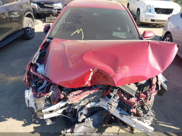 5YFEPMAE9NP391813 Toyota COROLLA LE