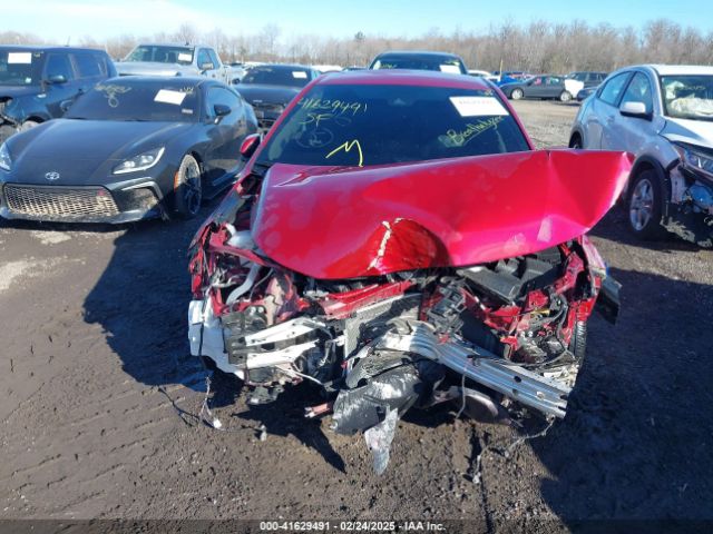 5YFEPMAE9NP391813 Toyota COROLLA LE
