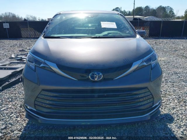 5TDERKEC5PS177449 Toyota Sienna Platinum