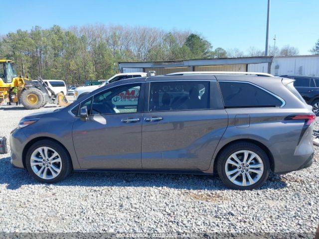 5TDERKEC5PS177449 Toyota Sienna Platinum