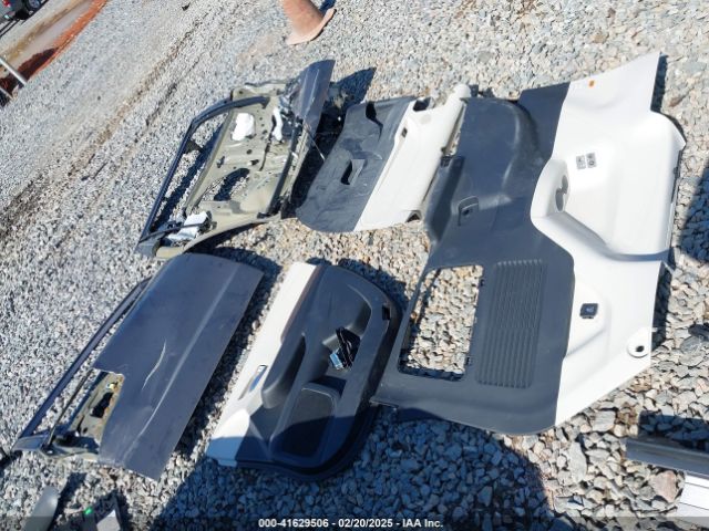 5TDERKEC5PS177449 Toyota Sienna Platinum