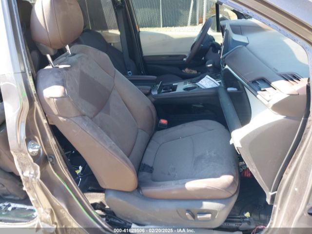 5TDERKEC5PS177449 Toyota Sienna Platinum