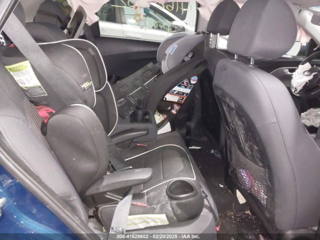 KNDCB3LC2K5250165 KIA NIRO LX