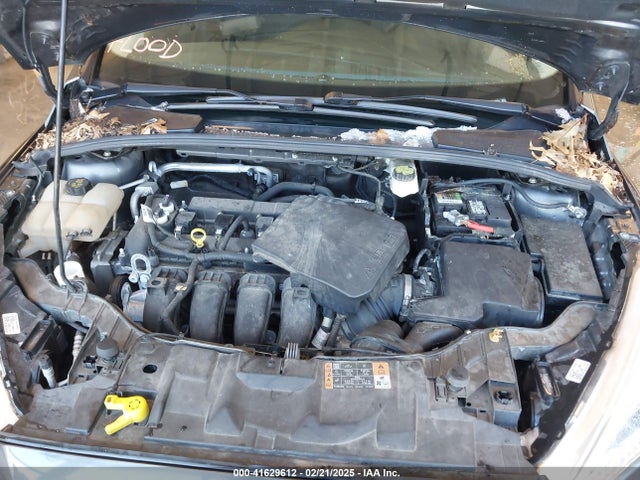 1FADP3K2XJL275264 Ford FOCUS SE