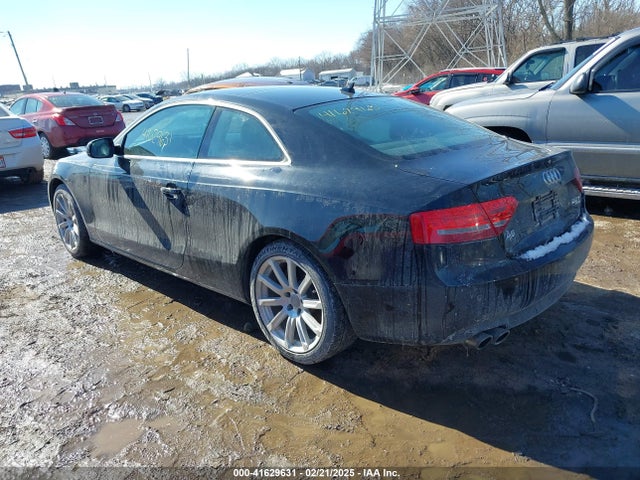 2011 AUDI A5 WAULFAFR2BA068401 Photo 2