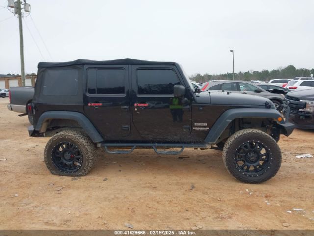 1C4BJWDG8GL104132 Jeep Wrangler Unlimited Sport