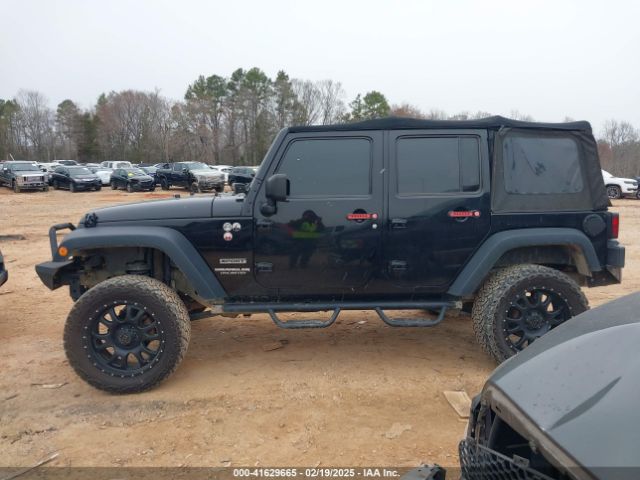1C4BJWDG8GL104132 Jeep Wrangler Unlimited Sport