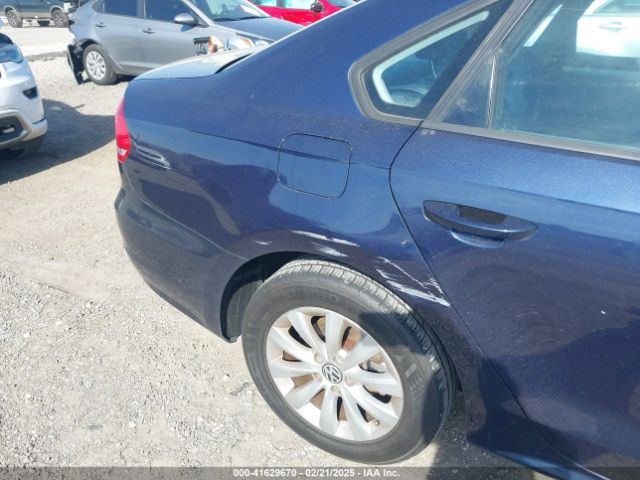 1VWAT7A32FC042719 Volkswagen Passat 1.8t Wolfsburg Edition