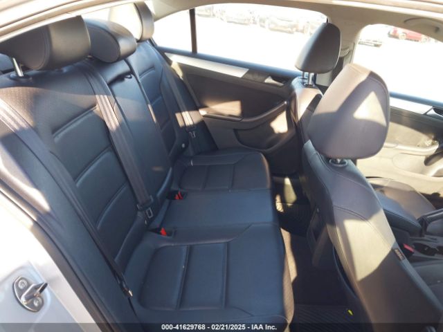 3VWD17AJ7EM441818 Volkswagen Jetta 1.8t Se