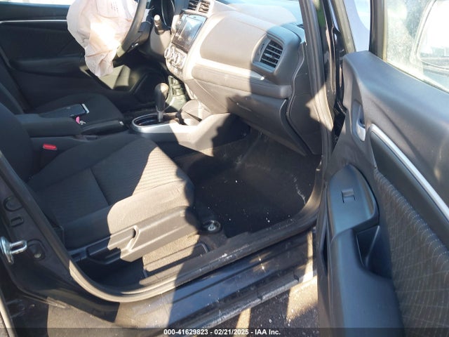 3HGGK5H81KM706945 Honda FIT EX