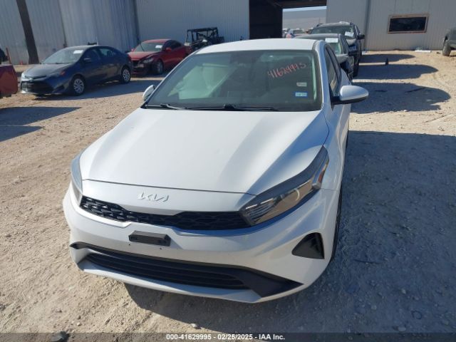 3KPF24AD7NE479402 KIA Forte Lxs