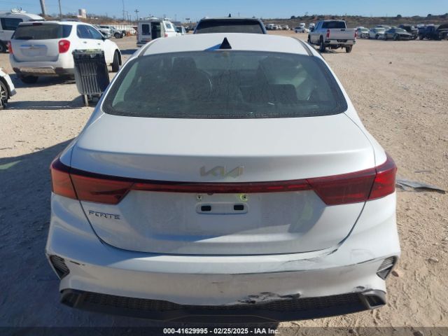 3KPF24AD7NE479402 KIA Forte Lxs