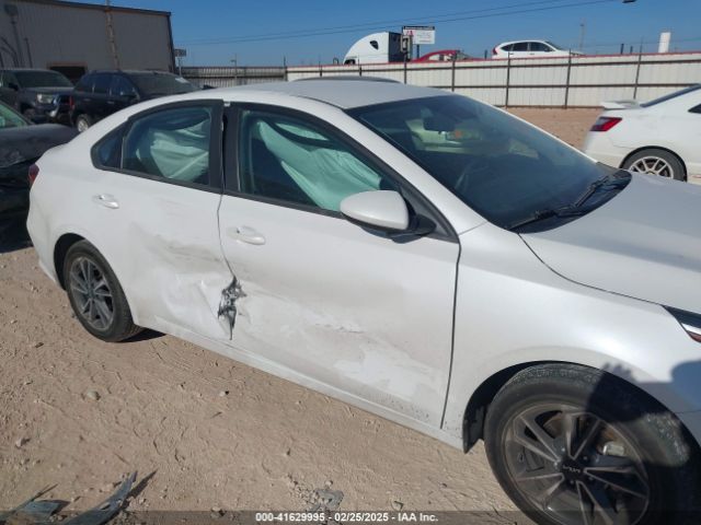 3KPF24AD7NE479402 KIA Forte Lxs