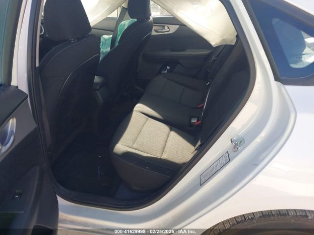 3KPF24AD7NE479402 KIA Forte Lxs