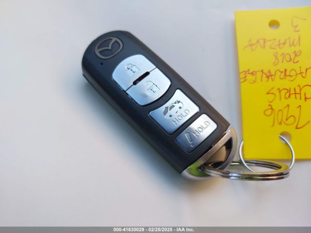 3MZBN1V33JM259998 Mazda Mazda3 Touring